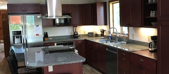 Very Special Lakefront Home for Skiløb eller Summer Nydelse