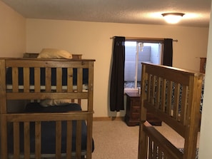 7 bedrooms, desk, iron/ironing board, WiFi