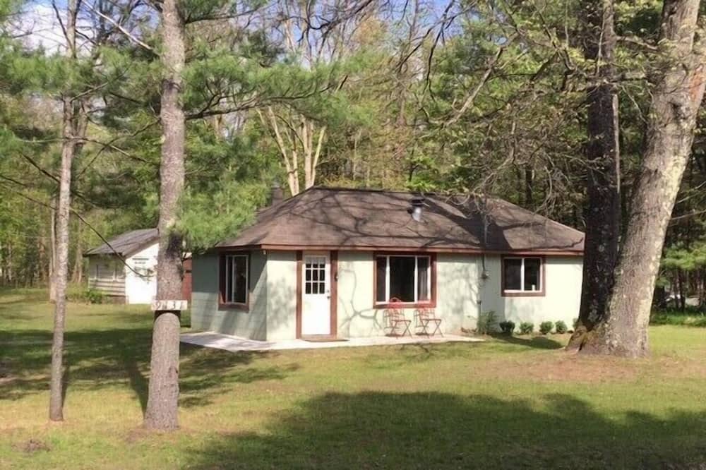 Manistee Airbnb & Cheap Cabin Rentals from 150 AirCabins