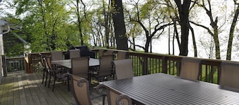 Vacker strand Lyxigt hem vid Lake Michigan, sandstrand, pool, badtunna