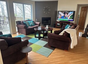Smart TV, fireplace, video games, DVD player - Beautiful Lake Michigan Beachfront Luxury Home. Private Beach, Pool + Hot Tub (Coloma)