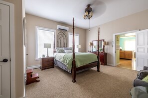 1 bedroom, iron/ironing board, travel cot, free WiFi