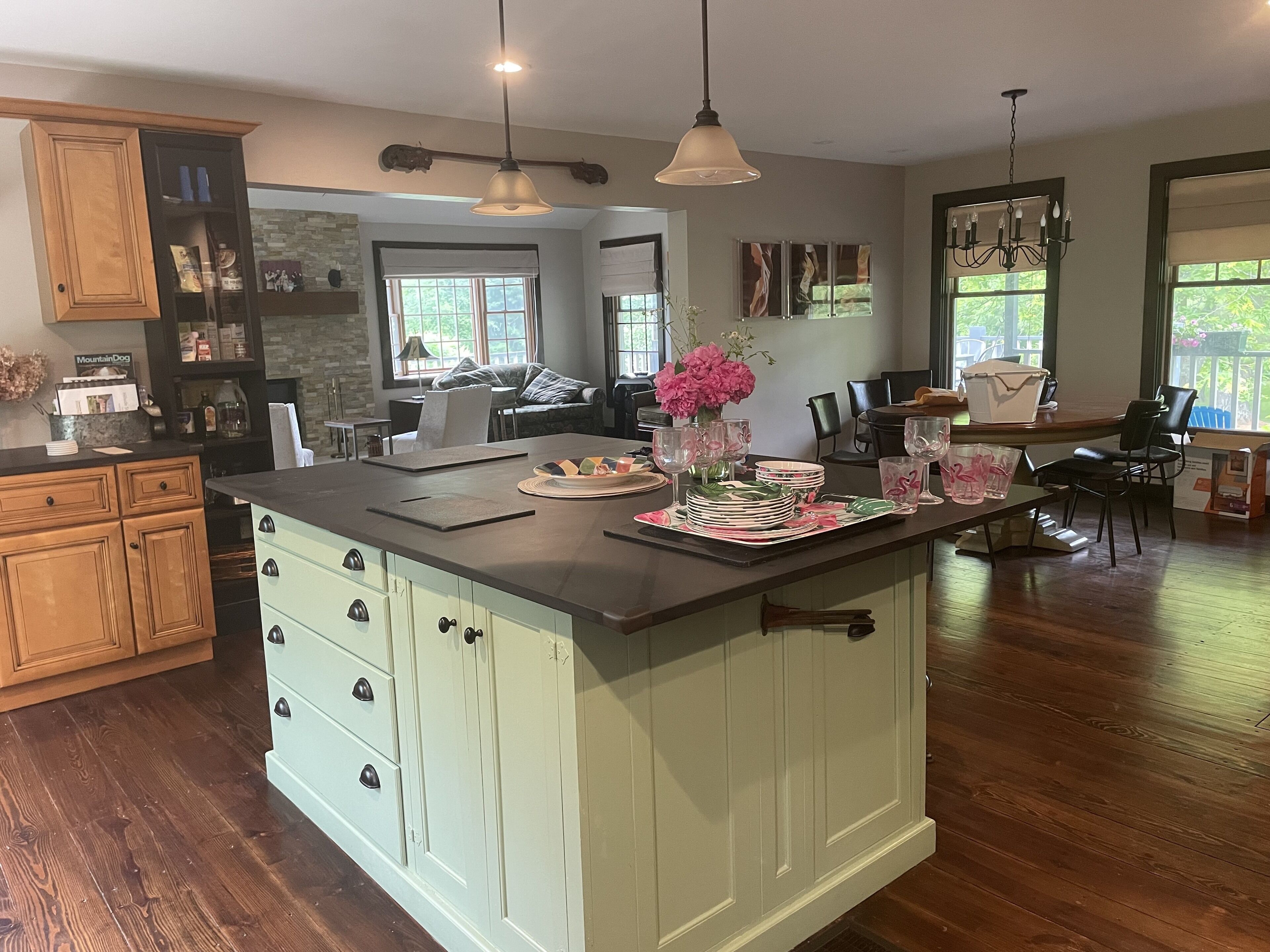 Beautiful  Farm House Near Family Ski Mountains And Other Fun Winter Activities