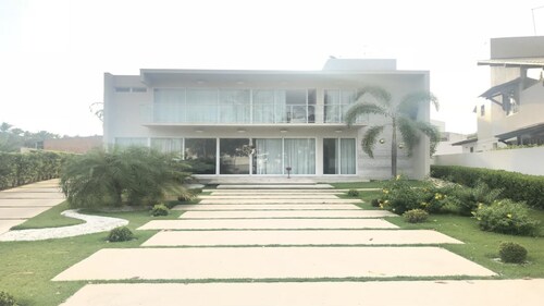 Luxury Beach House in Barra de São Miguel