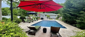 Beach, Pool, Wine, Shopping! 