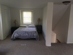 2 chambres, fer et planche à repasser, Wi-Fi, draps fournis