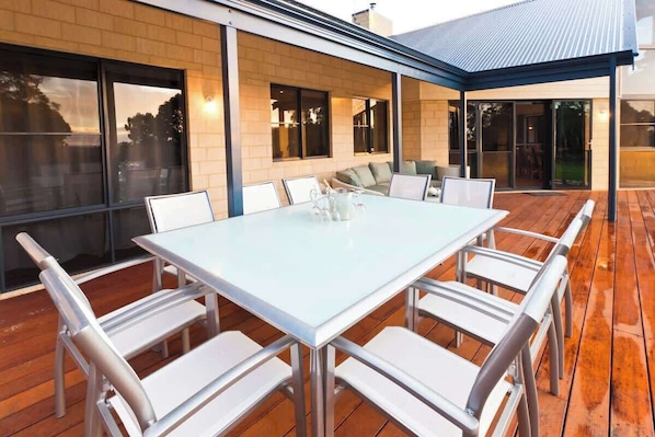 Outdoor dining