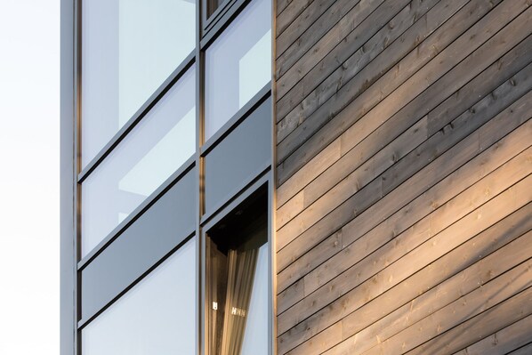 Exterior detail - Luxury Modern Home with a View (Portland)