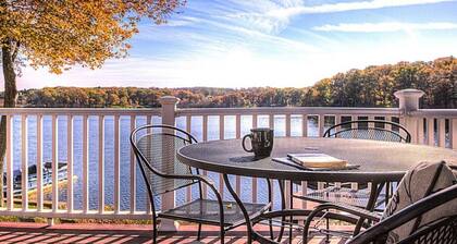 You and your Family deserve a break. Relax and enjoy lake front living