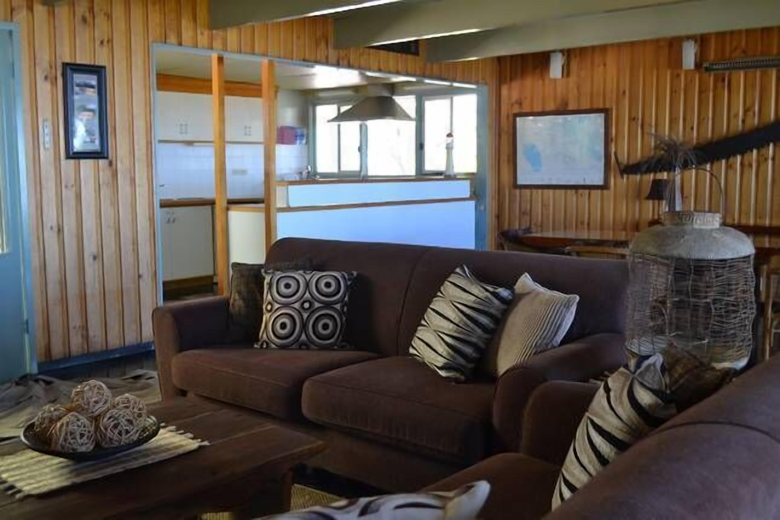 Swampy's Holiday House