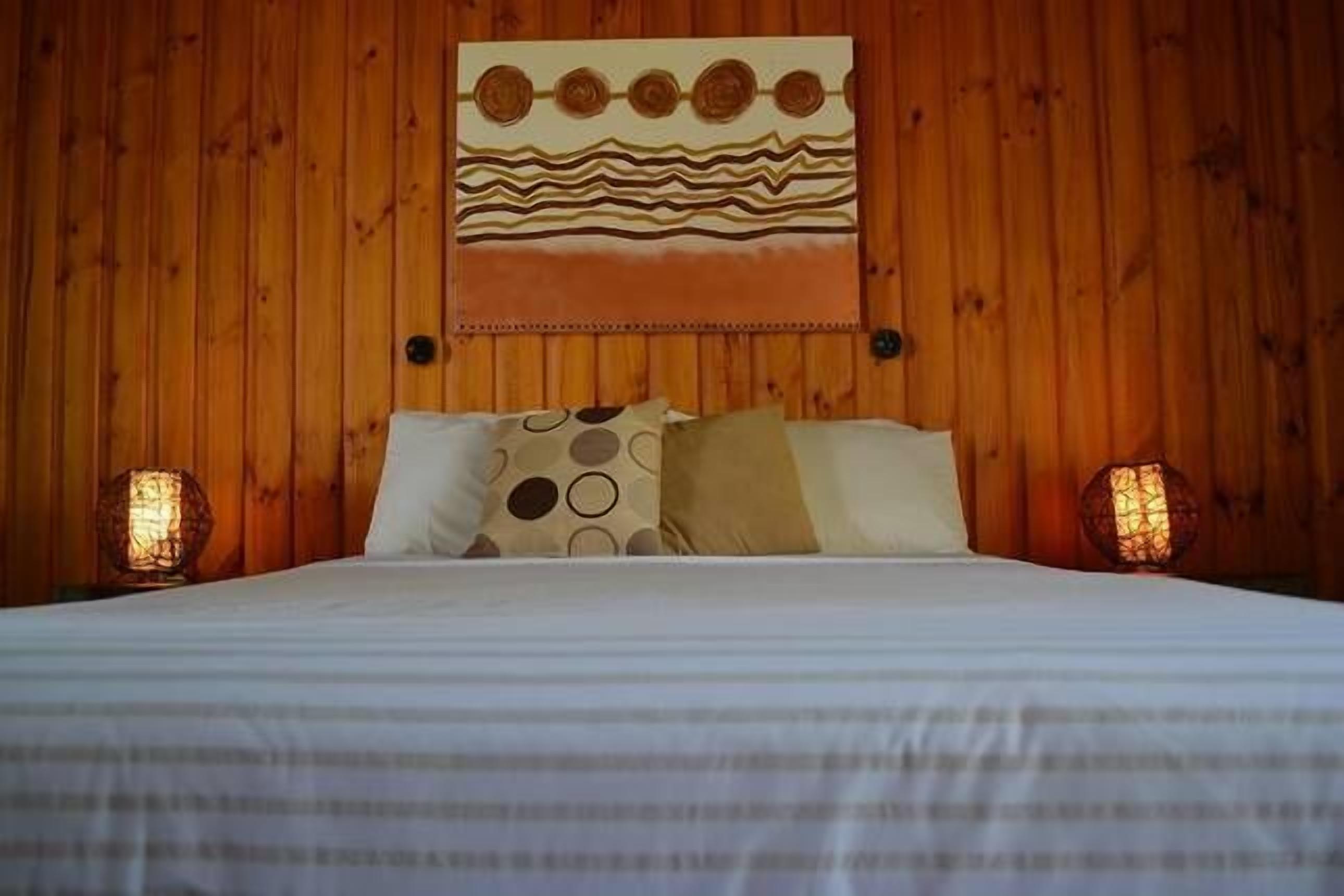 Swampy's Holiday House