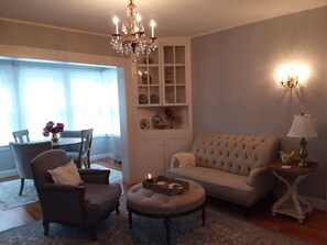 Smart TV, fireplace, DVD player, books - Enjoy comfortable elegance in this secluded grand home located in town (Lenox)