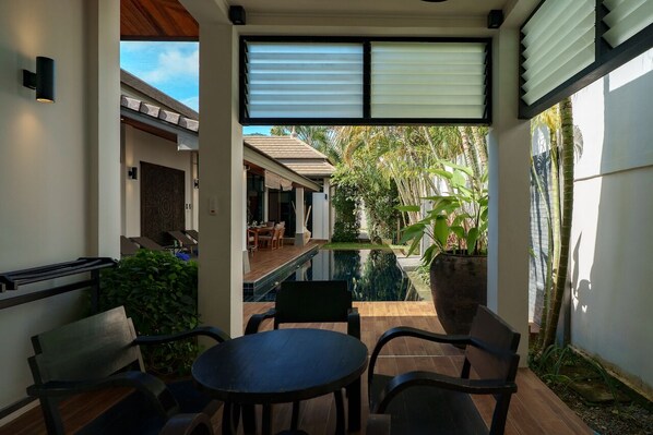 Outdoor dining
