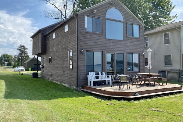 Oneida Lake Waterfront Vacation Rental