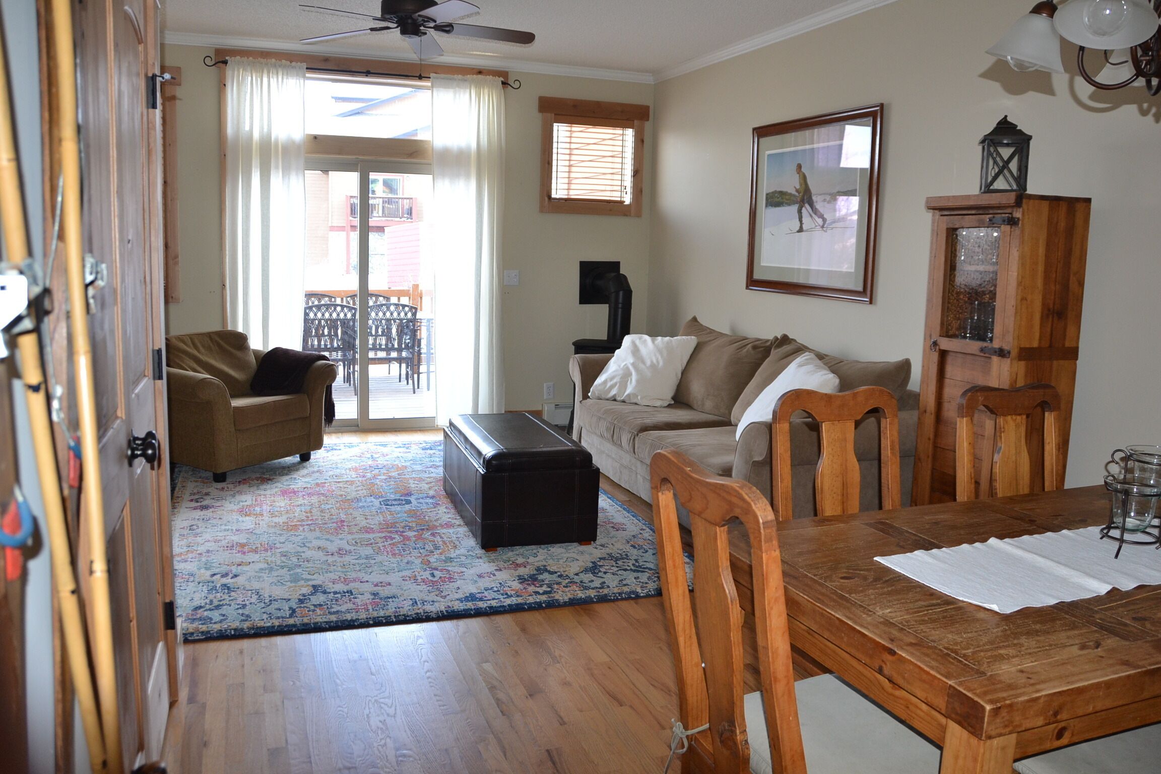 Family Friendly/ Spacious Town Home w/Mountain views 