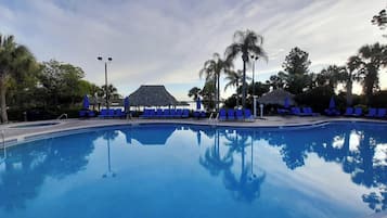 Piscine extérieure, piscine chauffée