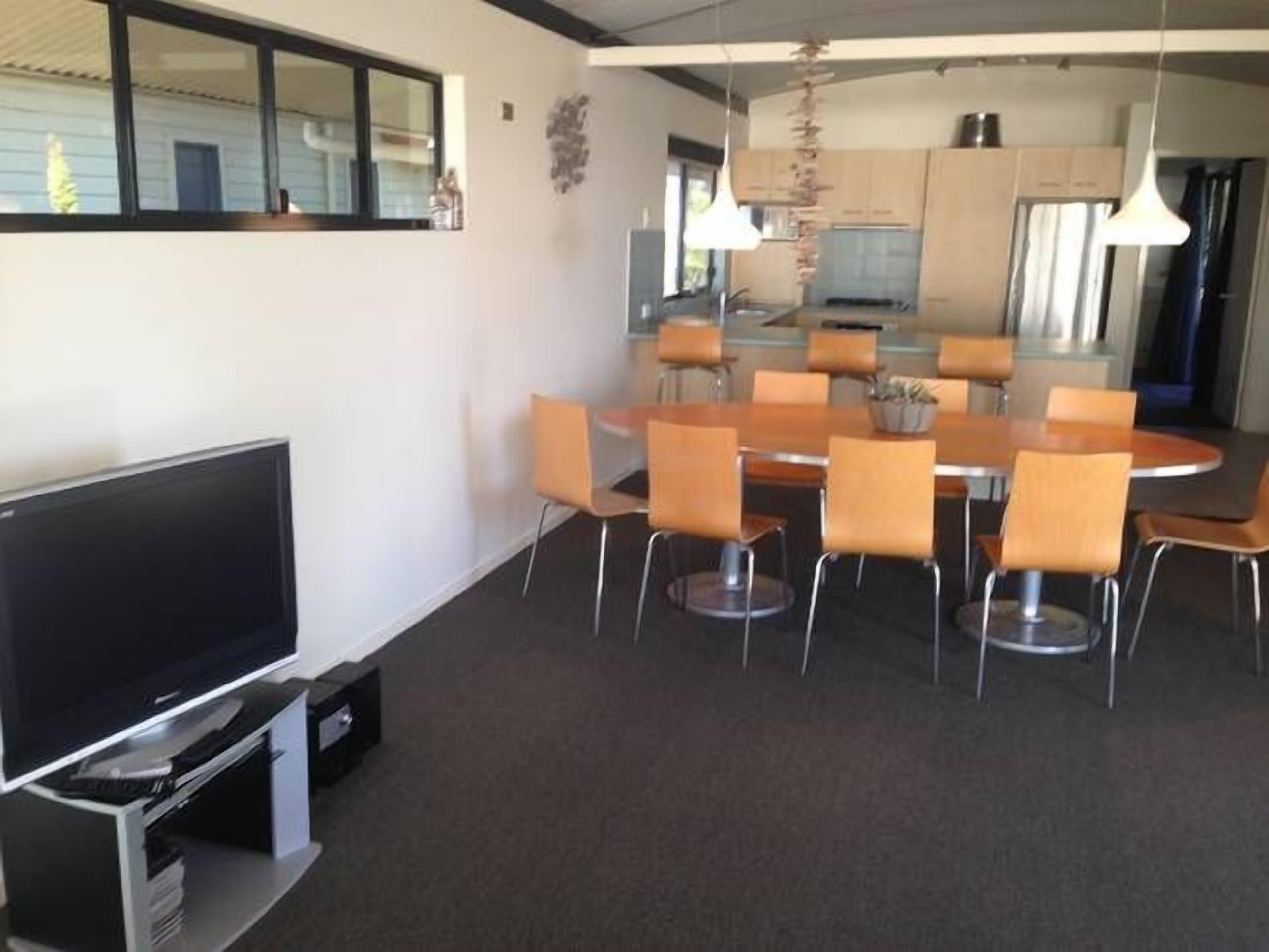 Tangalooma House Moreton Island - Airconditioned and WIFI — image 14