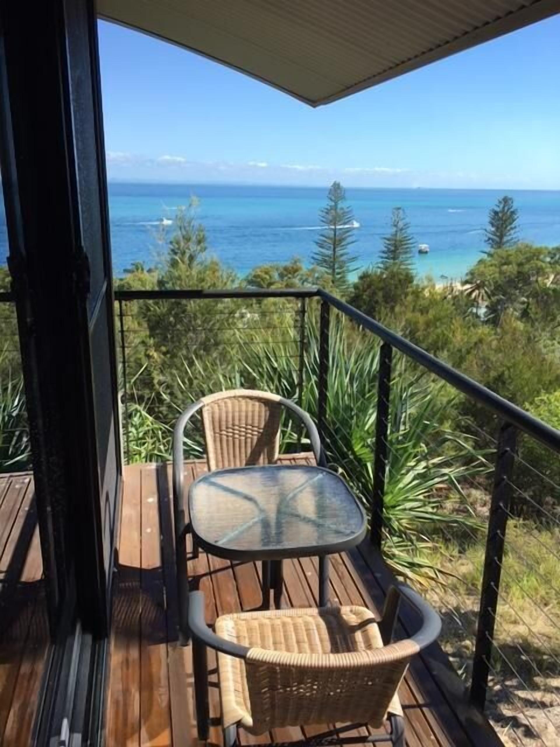 Tangalooma House Moreton Island - Airconditioned and WIFI — image 9