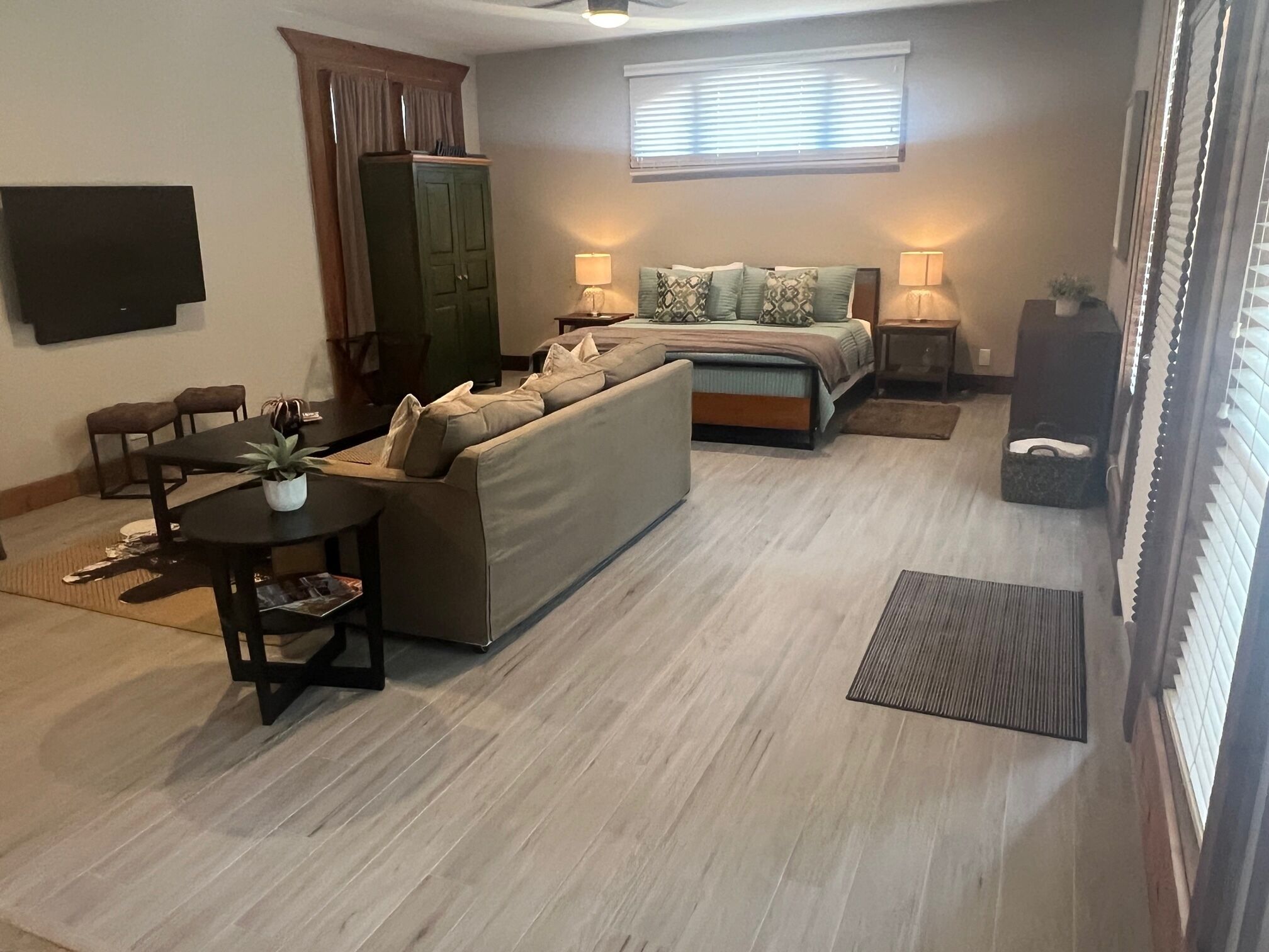  Austin Hill Country - Guest House W/ Pool. Newly renovated, 12 Min To Downtown