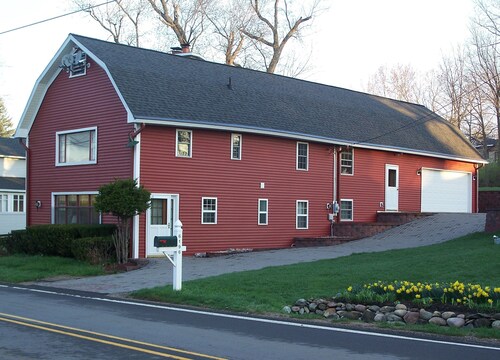 Refurbished Barn with Excellent View of Indian River