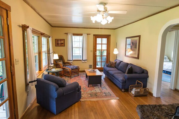 Fireplace, books, stereo