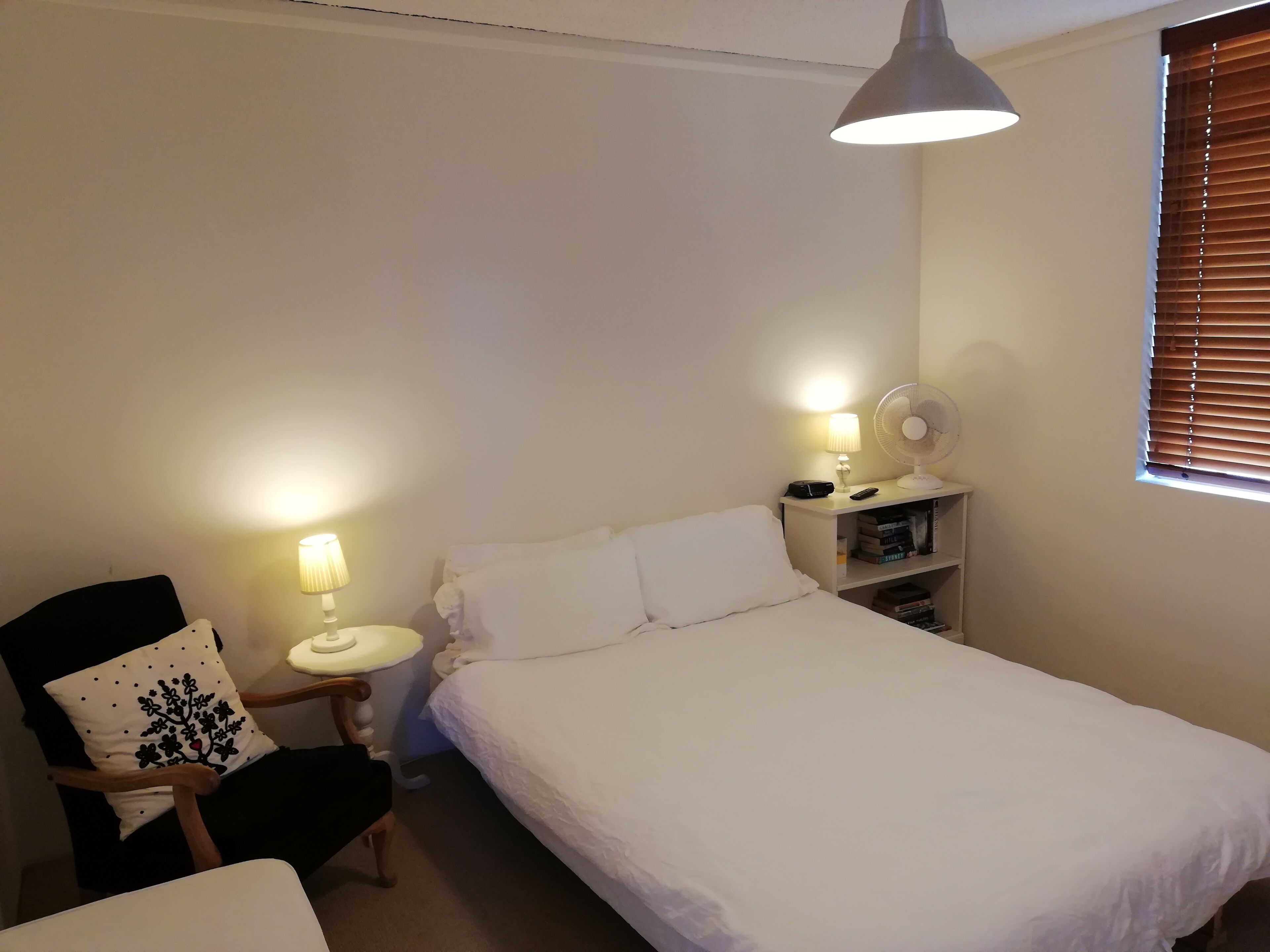 Blackwattle Bay Apartment — image 13