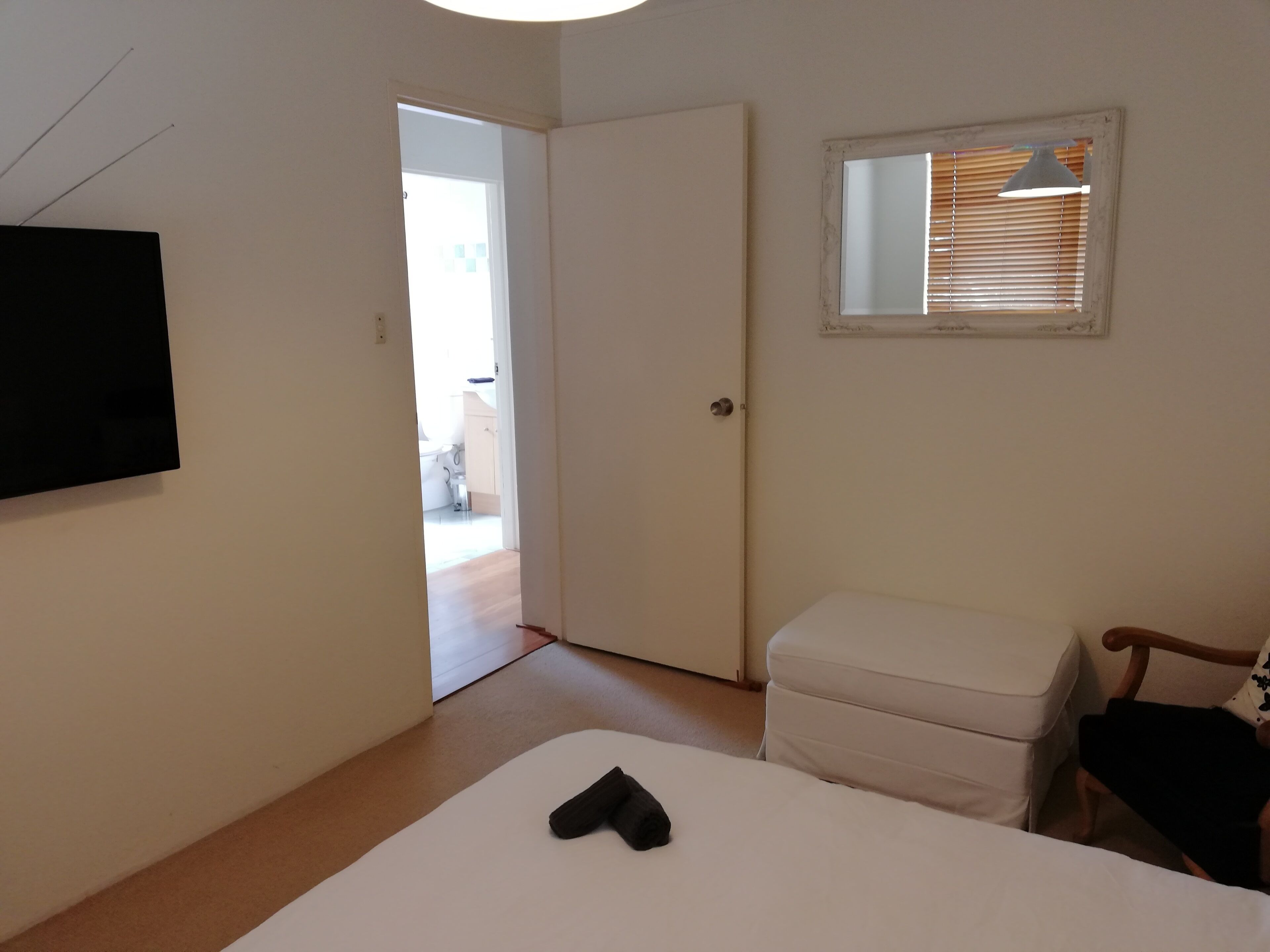 Blackwattle Bay Apartment — image 14