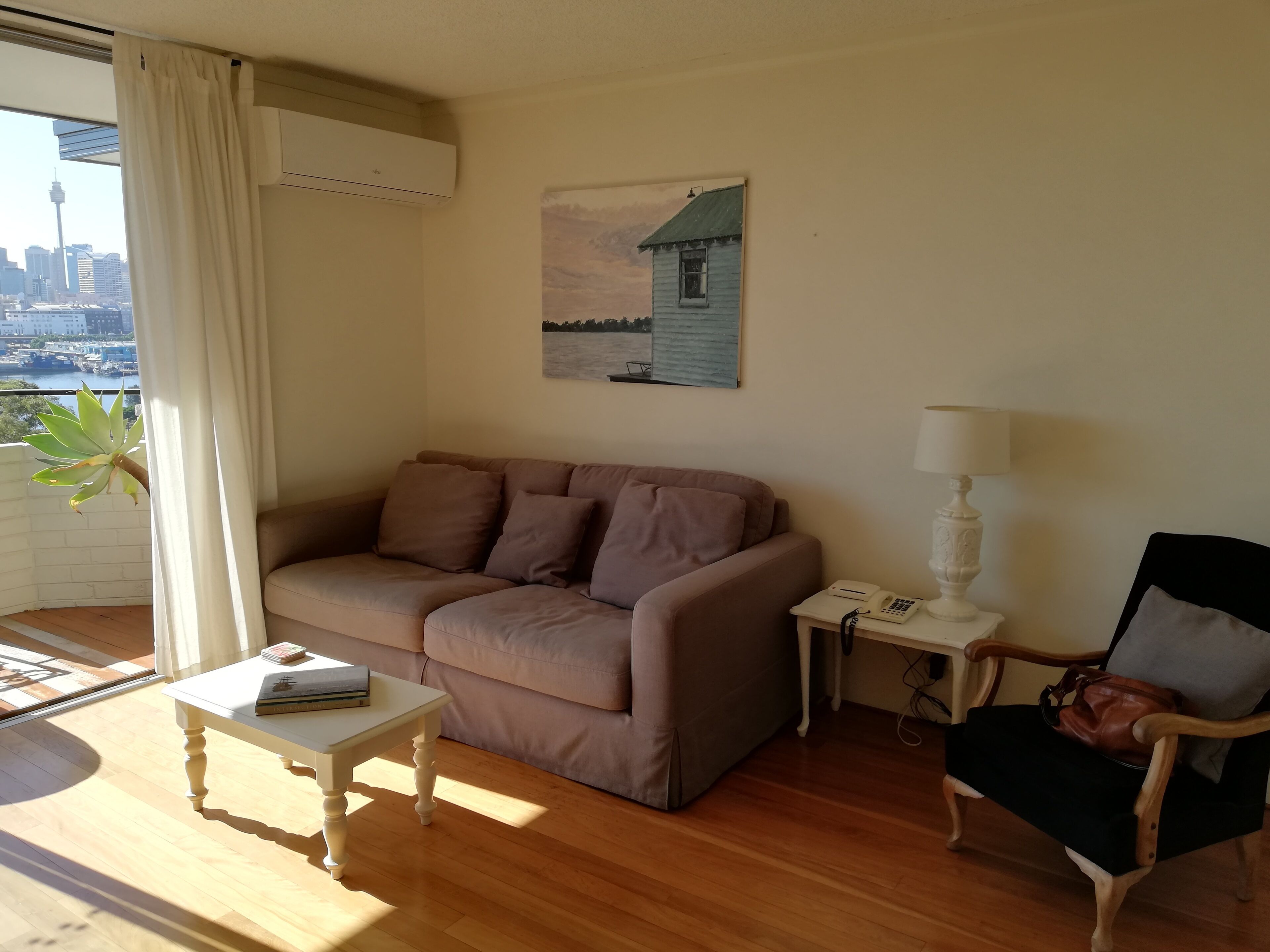 Blackwattle Bay Apartment — image 10