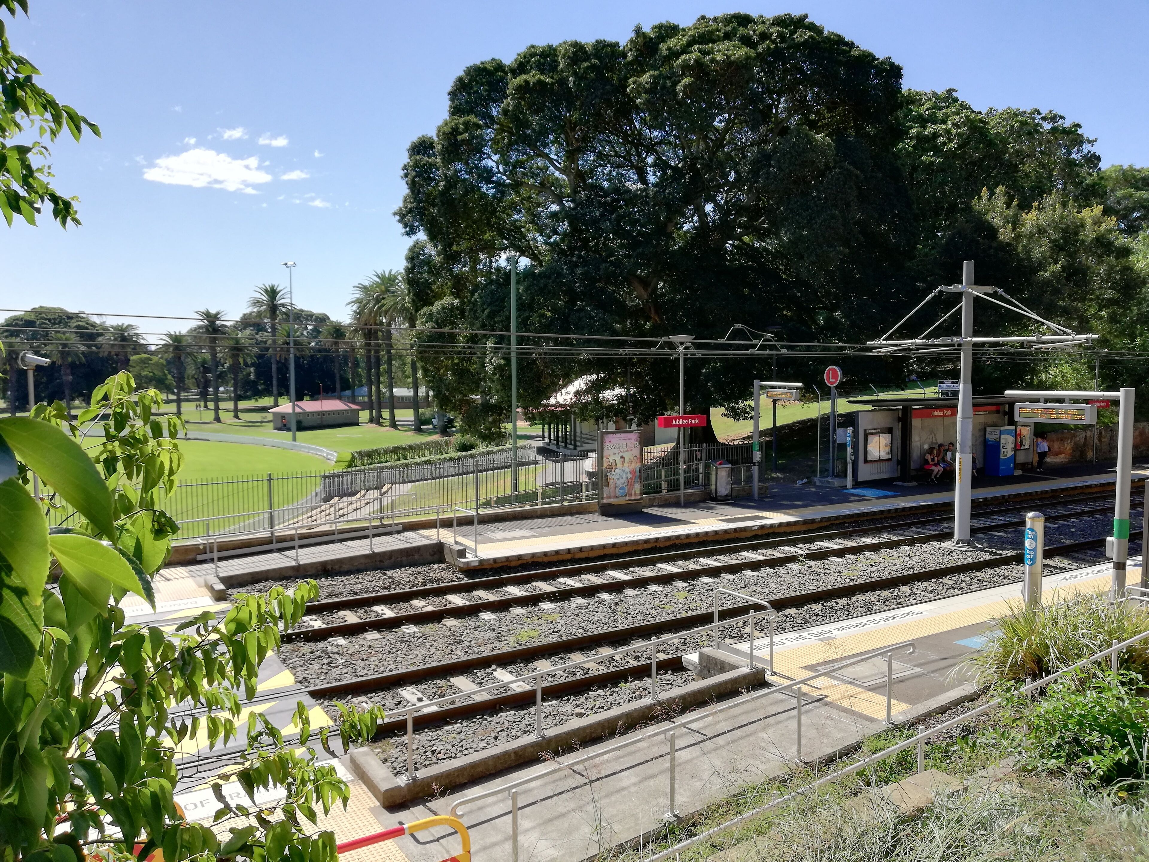 Blackwattle Bay Apartment — image 25
