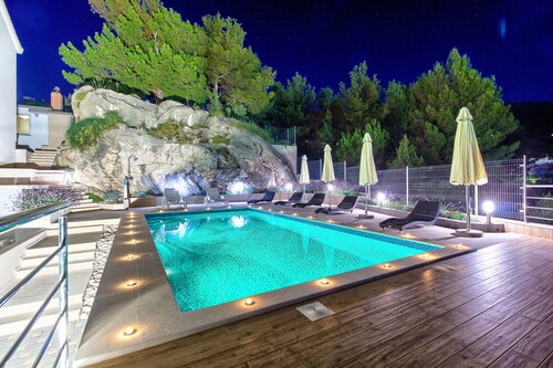 Luxury Villa Rock – Your Private Oasis in Split / Podstrana