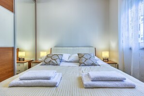 5 chambres, bureau, fer et planche à repasser, Wi-Fi gratuit