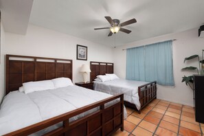 2 dormitorios, tabla de planchar con plancha, wifi y ropa de cama