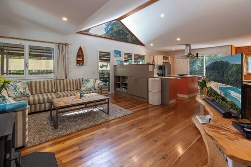 The Deck - Private Oasis in rainforrest setting