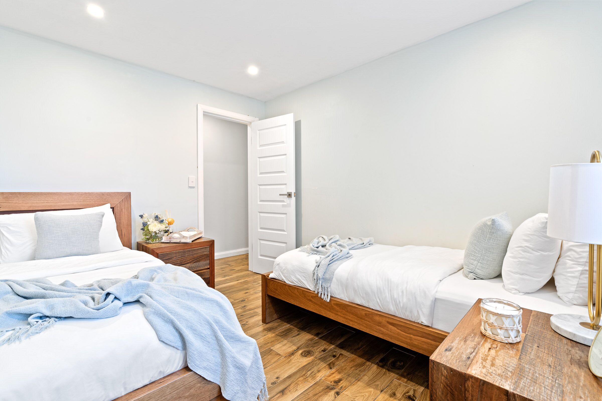 Bondi Breeze Apartment — image 11