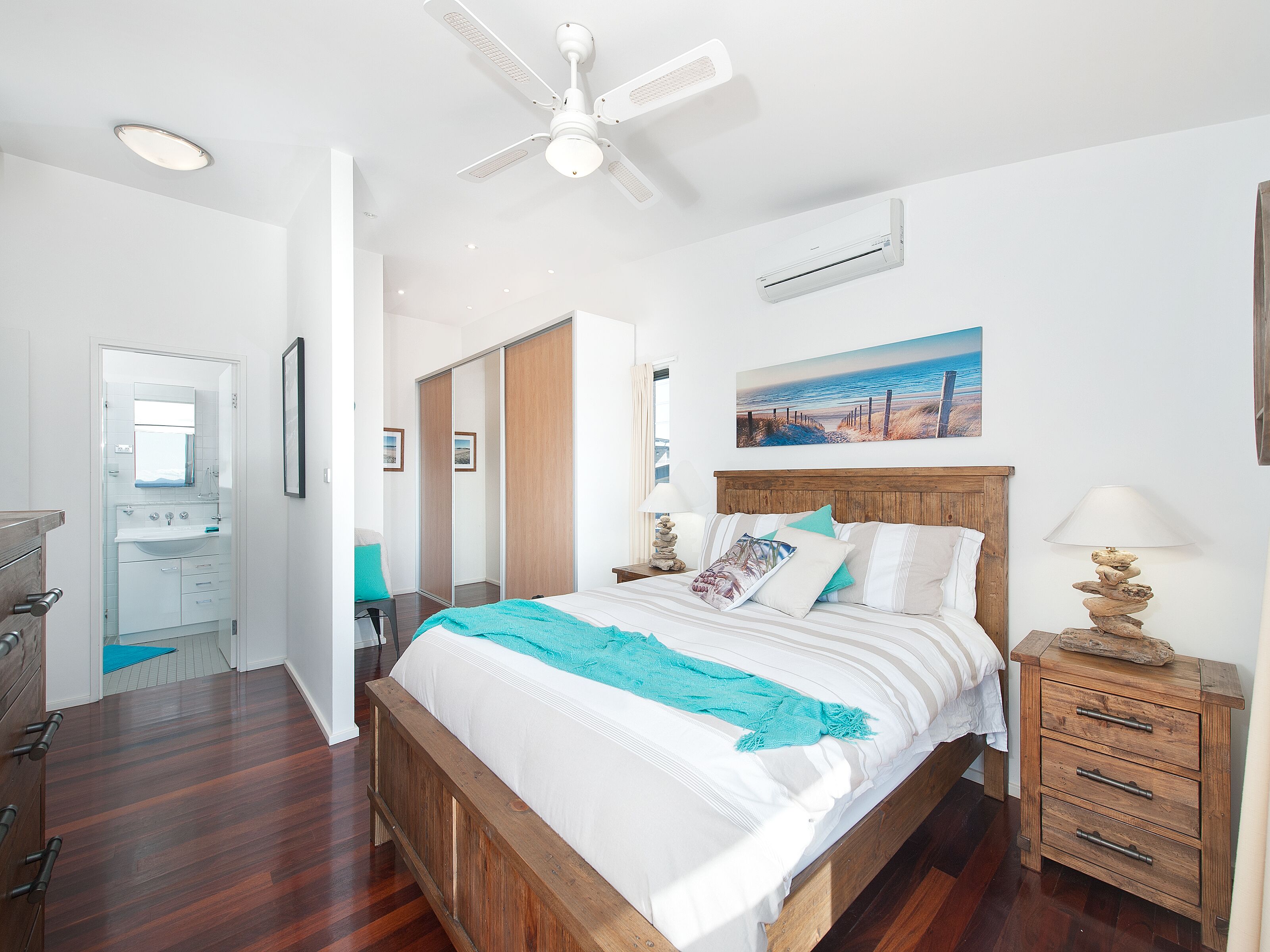 3 bedrooms, in-room safe, iron/ironing board, WiFi (free)
