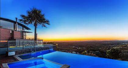 Spectacular beach/ocean views, private hot tub on deck, infinity edge pool, Fox