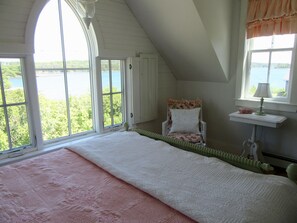 3 bedrooms, iron/ironing board, WiFi