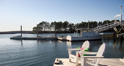 Maine Waterfront Cottage con muelle de aguas profundas!