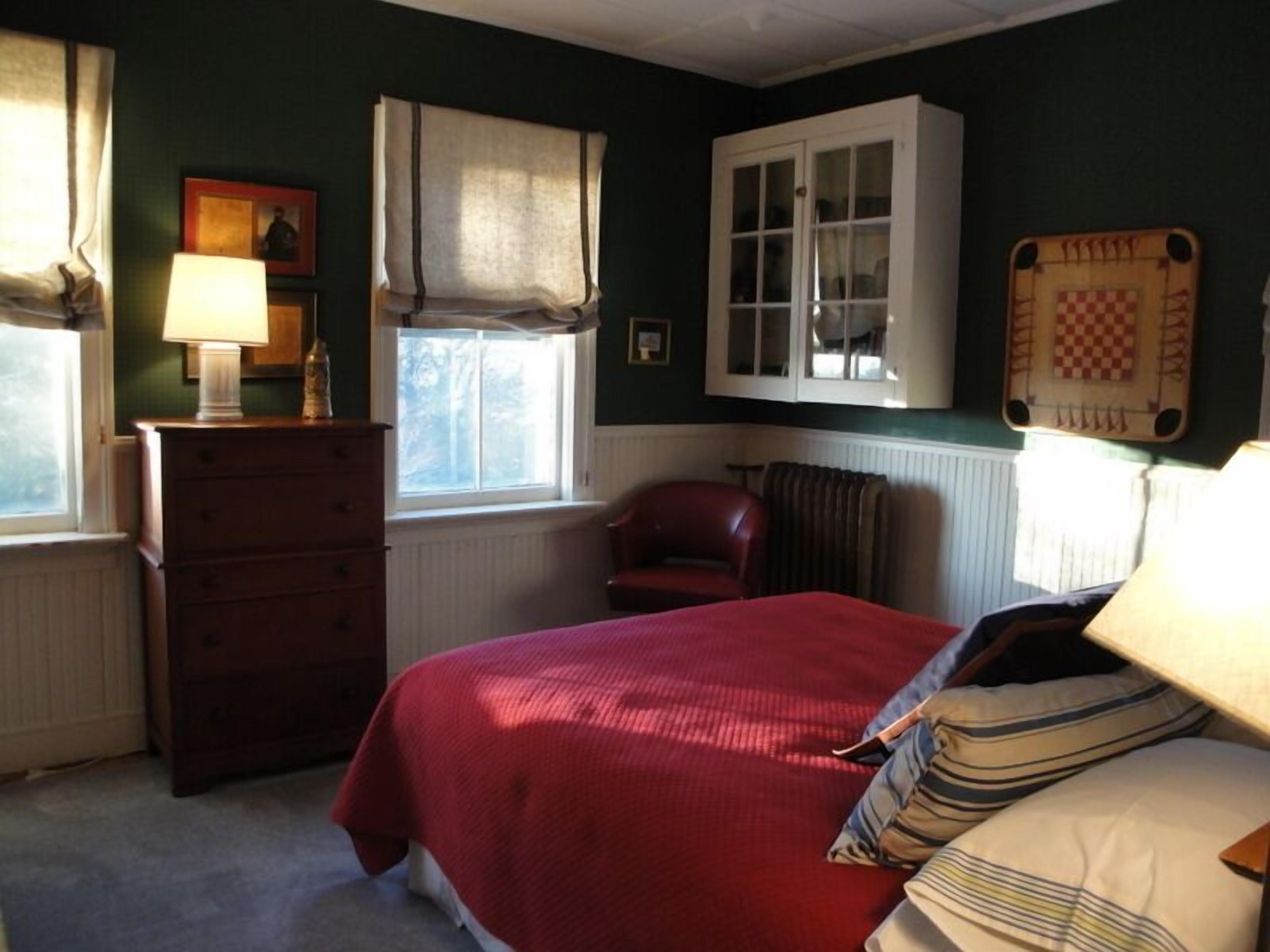 'Village View'- Elegant, Comfortable, Historic Home in Downtown Lenox