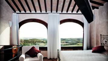 4 Schlafzimmer, Zimmersafe, Bügeleisen/Bügelbrett, Reisekinderbett