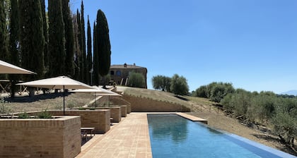 Agricola Neci: luxe rural toscan avec un lac privé et le ménage