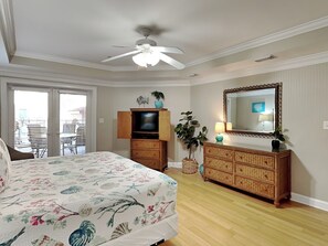 3 bedrooms, iron/ironing board, internet, bed sheets