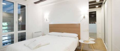 2 Schlafzimmer, Schreibtisch, laptopgeeigneter Arbeitsplatz