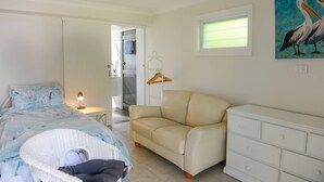 Unclassified image, 2 of 51, button - Paradise Bungalow Waterfront Jervis bay (Sanctuary Point)