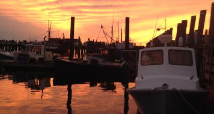 Cozy Beach Apartment, private entrance and parking spot . <br>