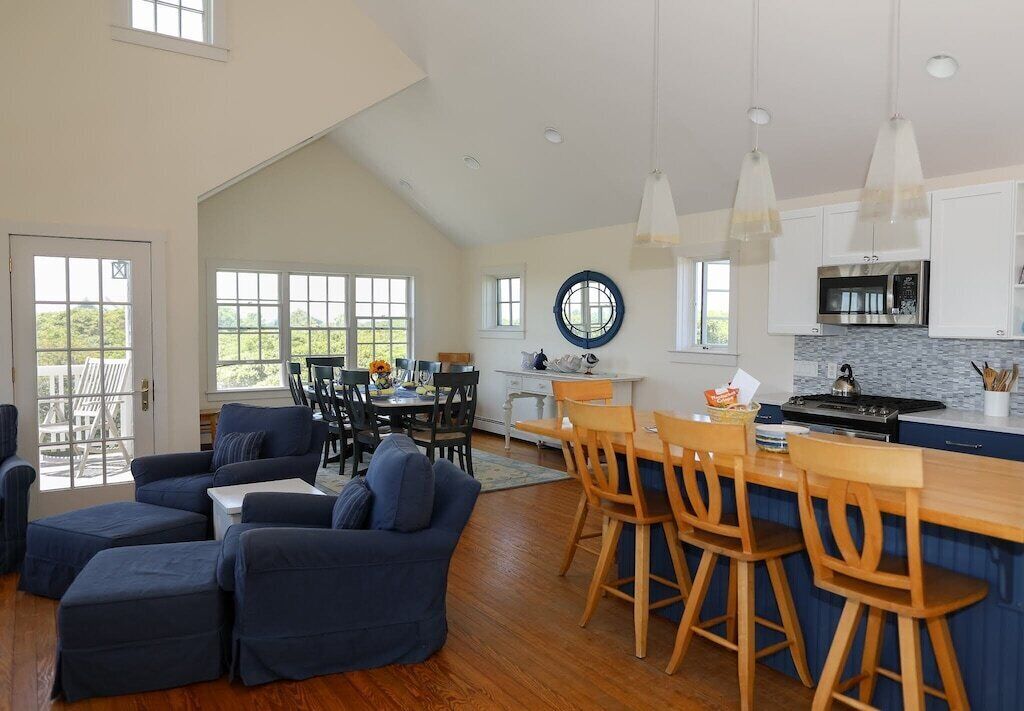 Sunny Home on 3 Acres with Panoramic Ocean Views