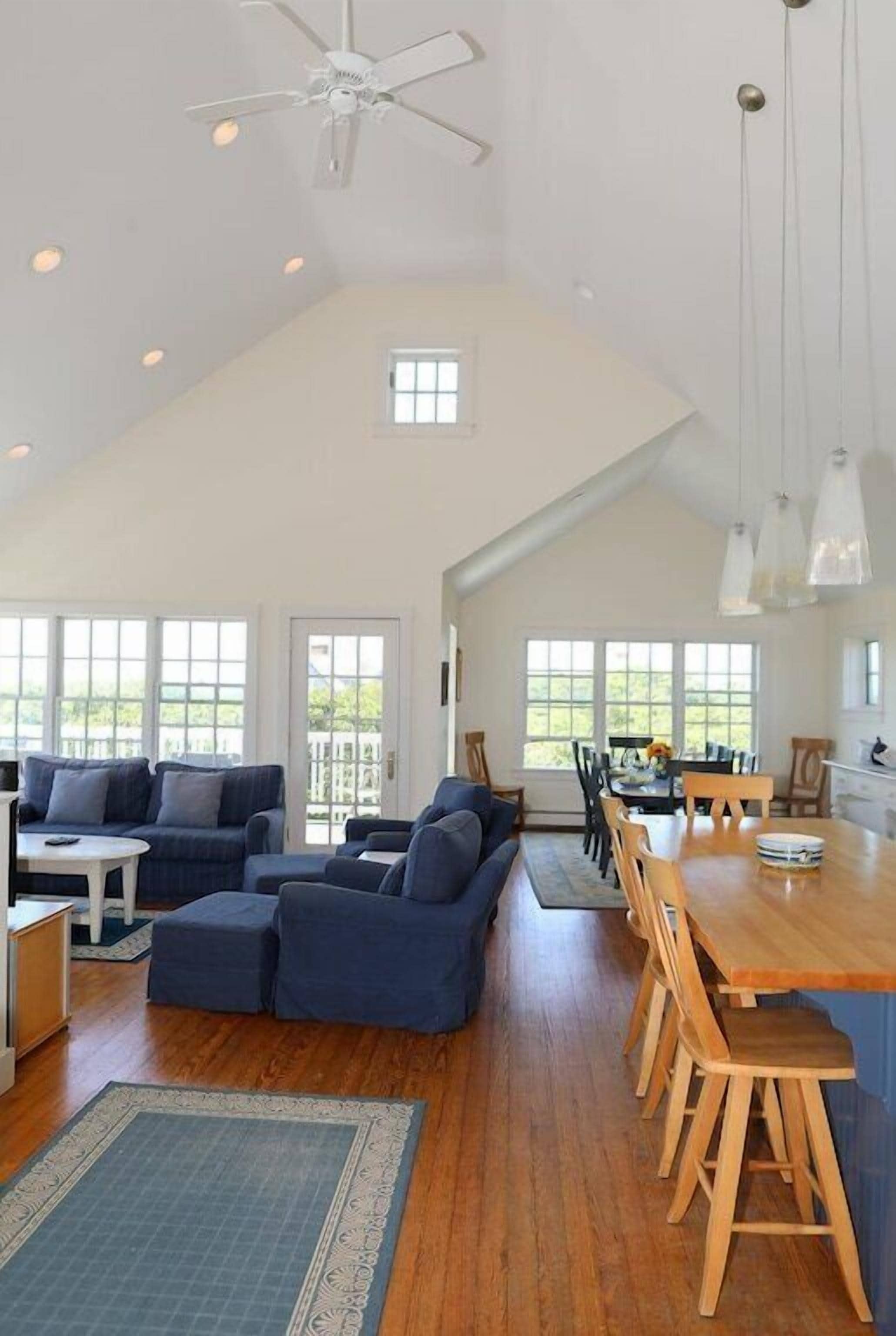 Sunny Home on 3 Acres with Panoramic Ocean Views