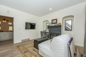 TV, peis og DVD-spiller