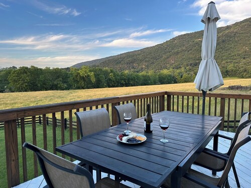 200-Acre Shenandoah River Retreat • 1-Mile River • Kayaks • Stunning Views