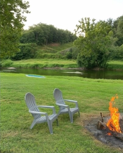 200 Acre Shenandoah River Retreat • Stunning Views • Kayaks • 1-Mile River